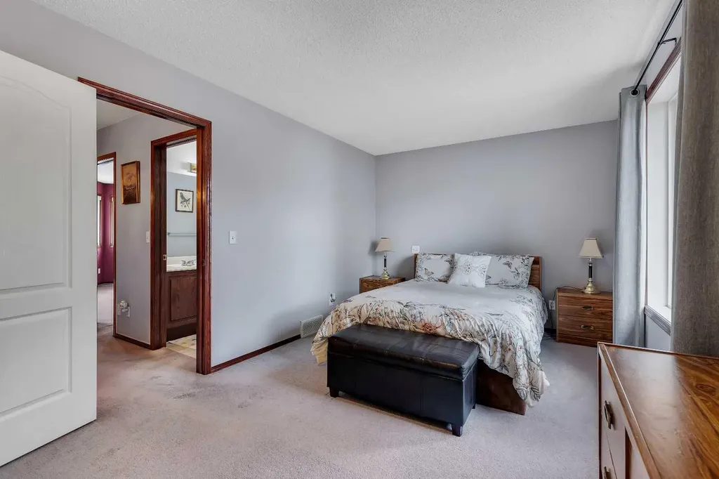 47 Carmel Close NE Calgary AB T1Y 6Z3