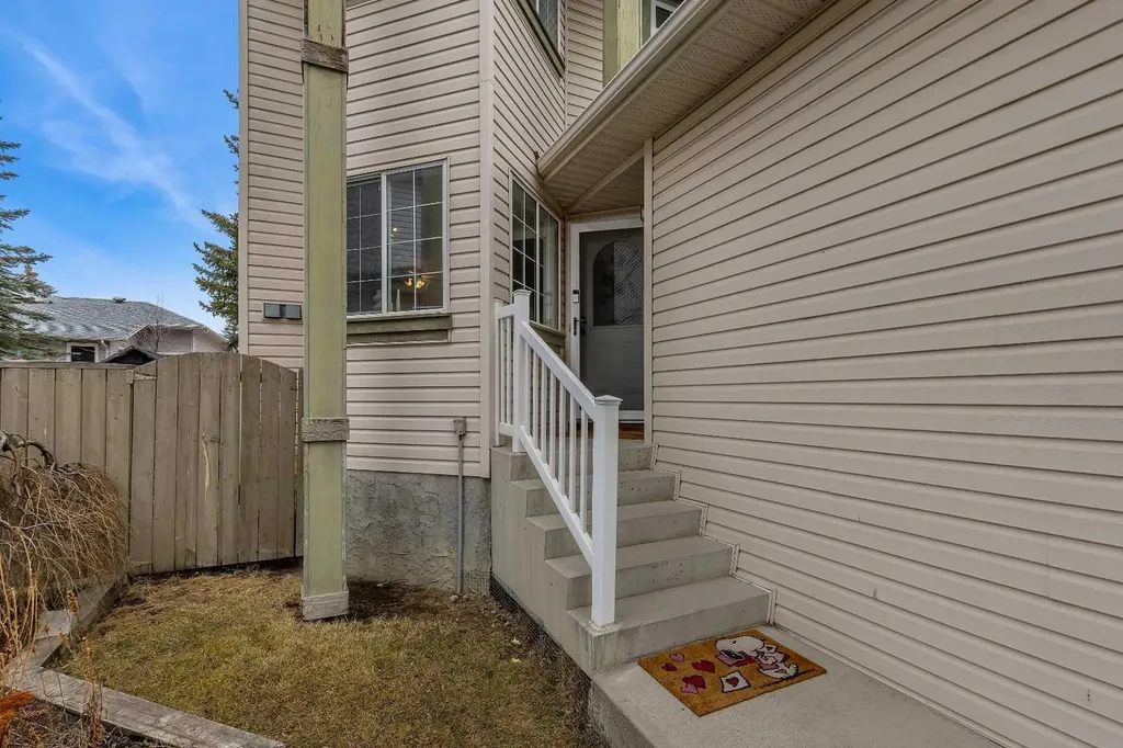 47 Carmel Close NE Calgary AB T1Y 6Z3