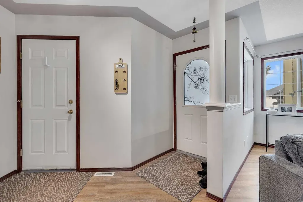 47 Carmel Close NE Calgary AB T1Y 6Z3