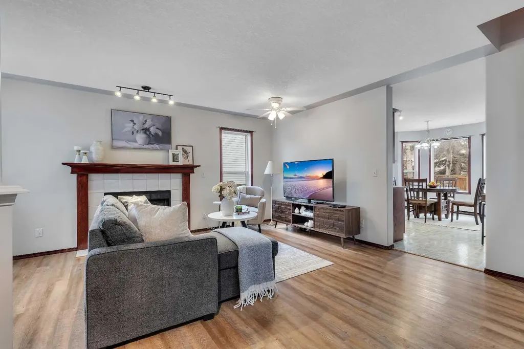 47 Carmel Close NE Calgary AB T1Y 6Z3