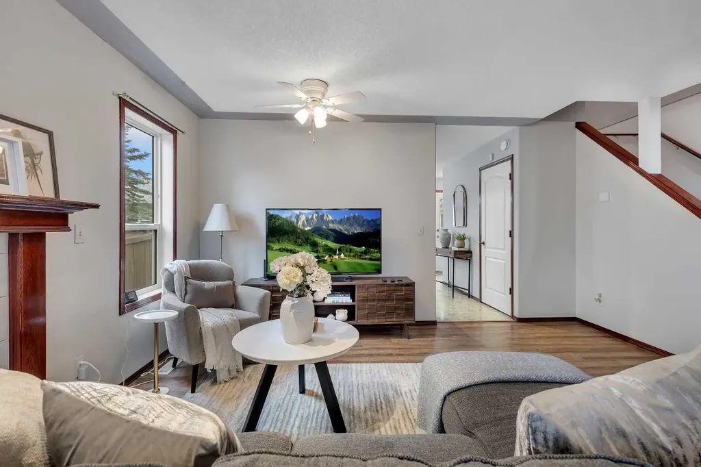 47 Carmel Close NE Calgary AB T1Y 6Z3