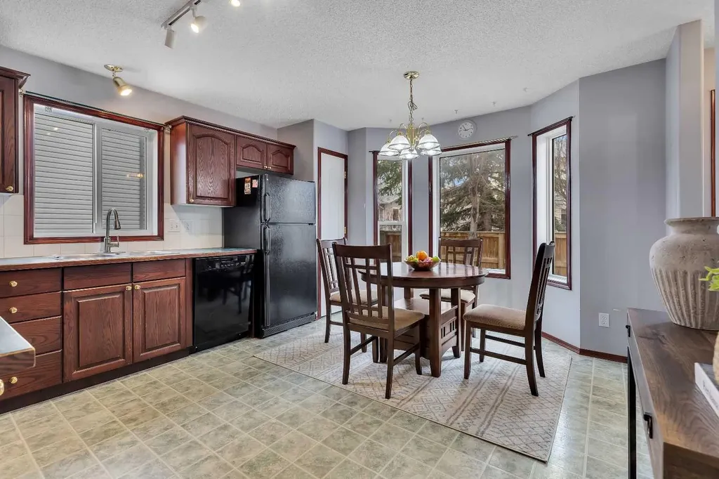 47 Carmel Close NE Calgary AB T1Y 6Z3