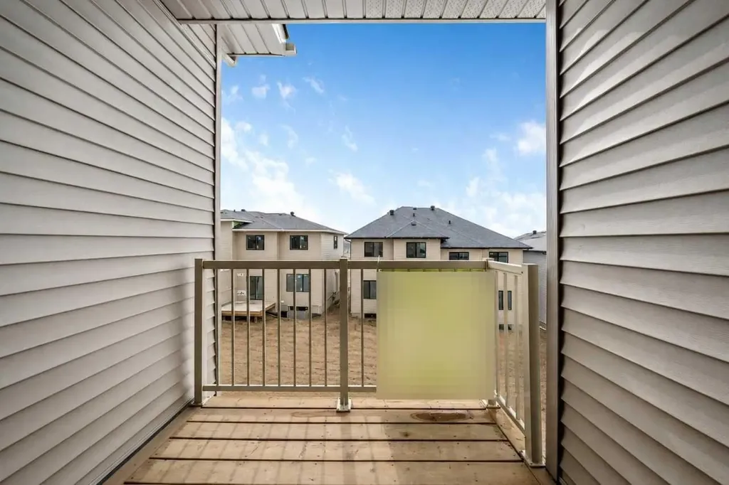366 Heritage Boulevard Cochrane AB T4C 3K8
