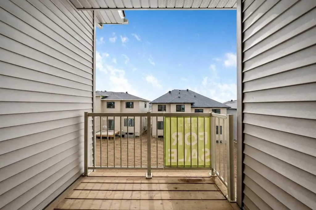 366 Heritage Boulevard Cochrane AB T4C 3K8
