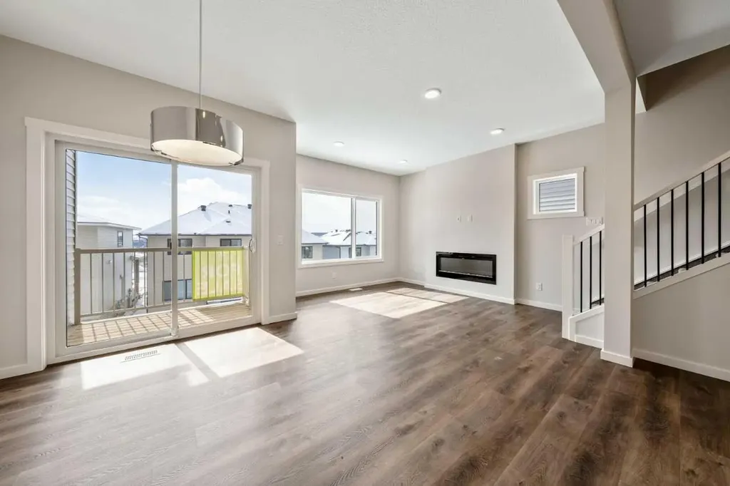 366 Heritage Boulevard Cochrane AB T4C 3K8