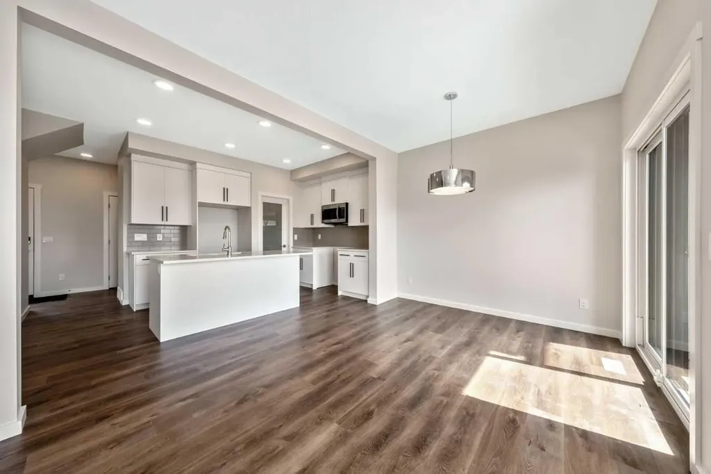 366 Heritage Boulevard Cochrane AB T4C 3K8