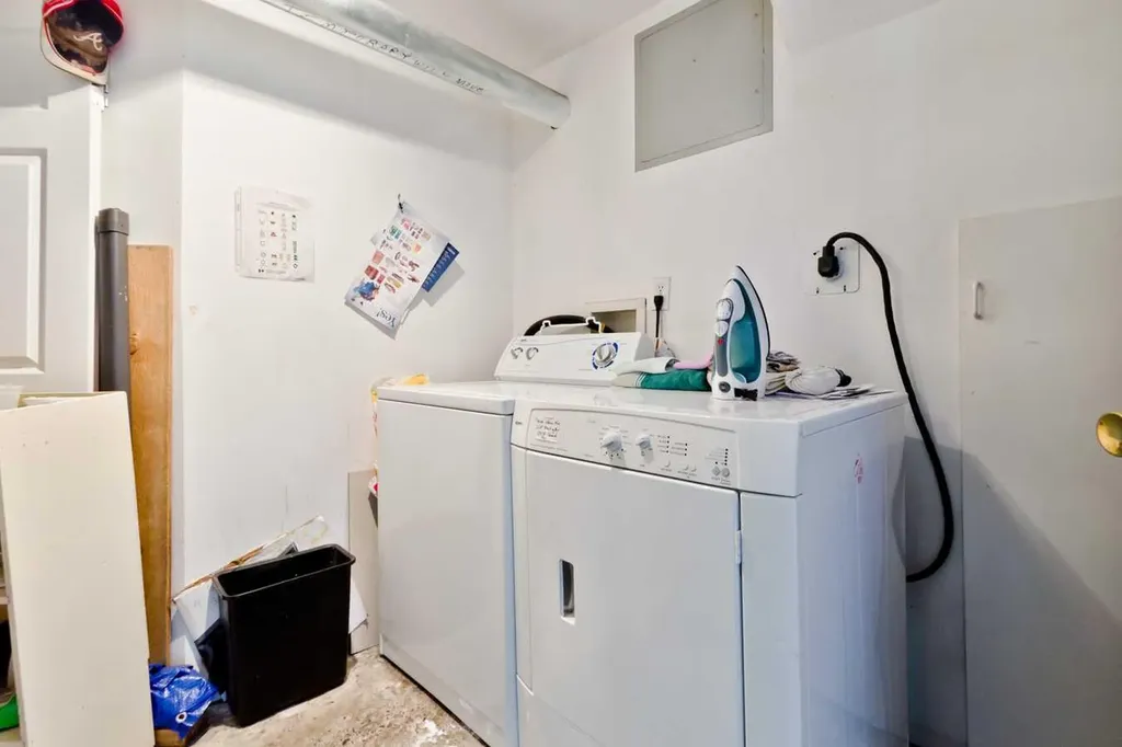 617 17 Avenue NE Calgary AB T2E 1M4