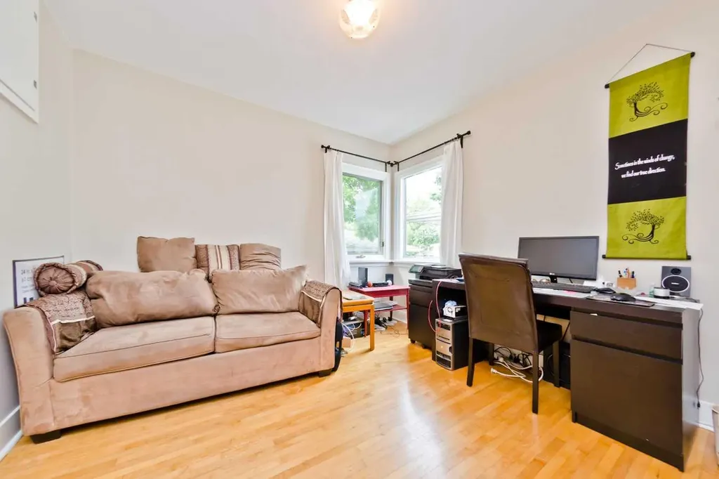 617 17 Avenue NE Calgary AB T2E 1M4