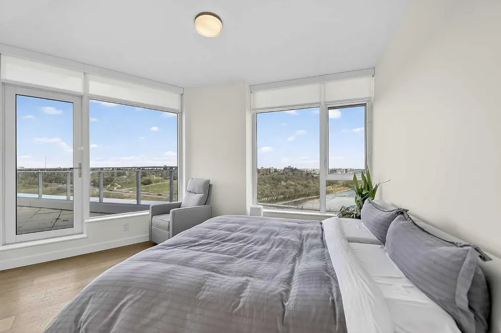 108 Waterfront Court SW Calgary AB T2P 1K7