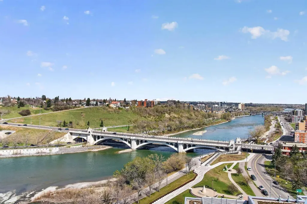 108 Waterfront Court SW Calgary AB T2P 1K7