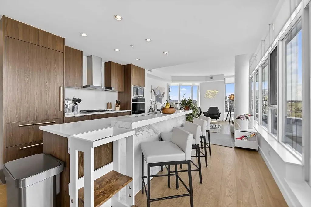 108 Waterfront Court SW Calgary AB T2P 1K7