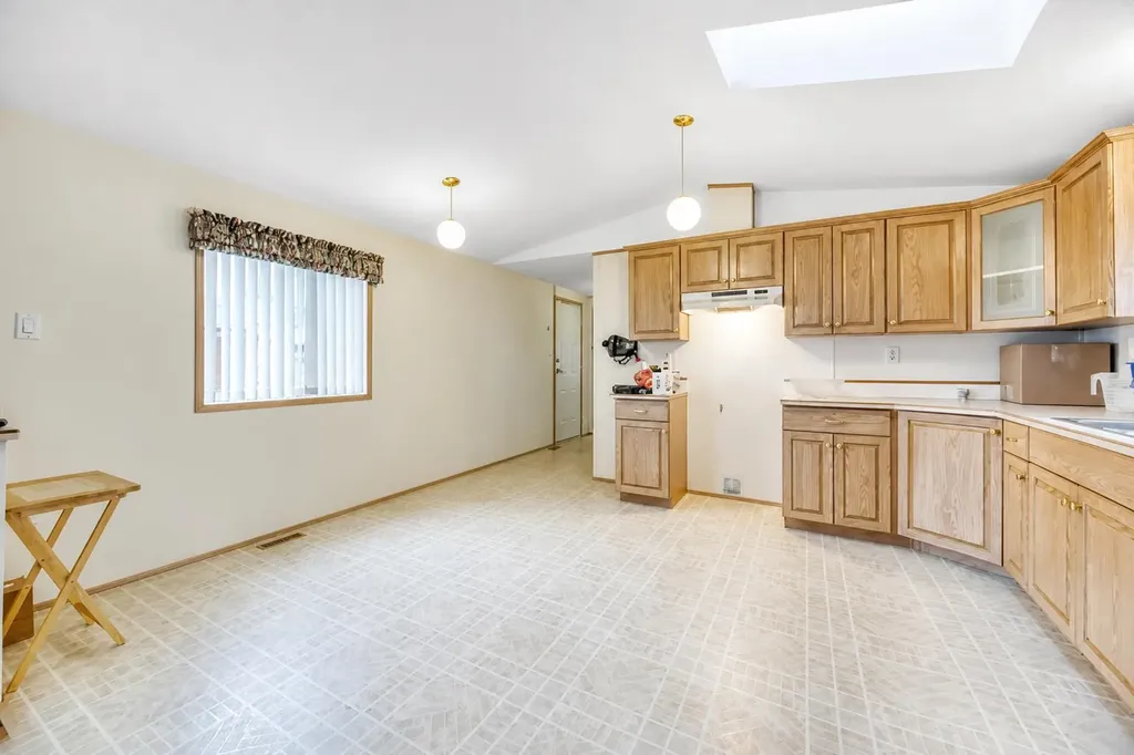 863 Brentwood Crescent Strathmore AB T1P 1E5