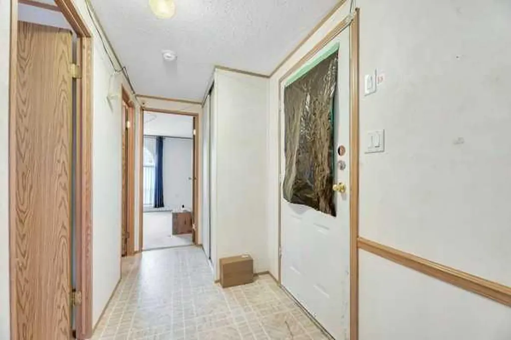 863 Brentwood Crescent Strathmore AB T1P 1E5