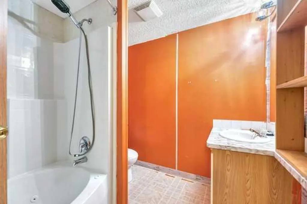 863 Brentwood Crescent Strathmore AB T1P 1E5
