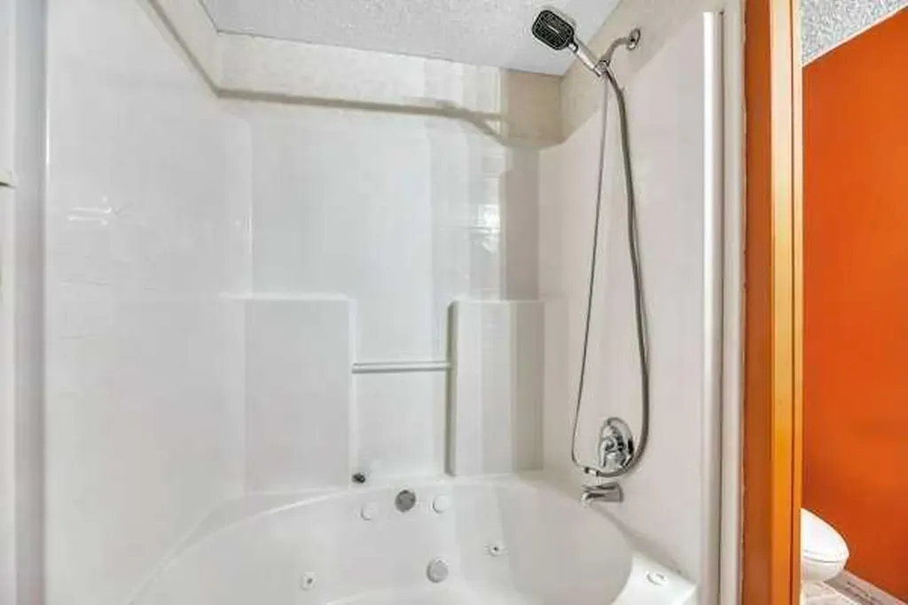 863 Brentwood Crescent Strathmore AB T1P 1E5