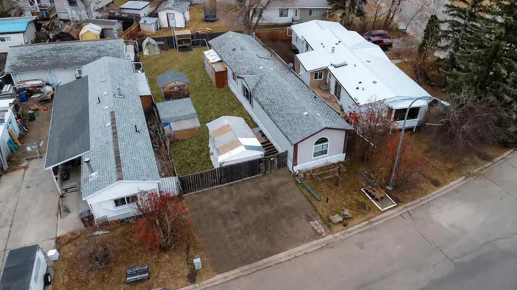 863 Brentwood Crescent Strathmore AB T1P 1E5