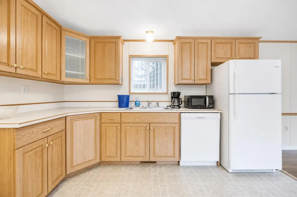 863 Brentwood Crescent Strathmore AB T1P 1E5