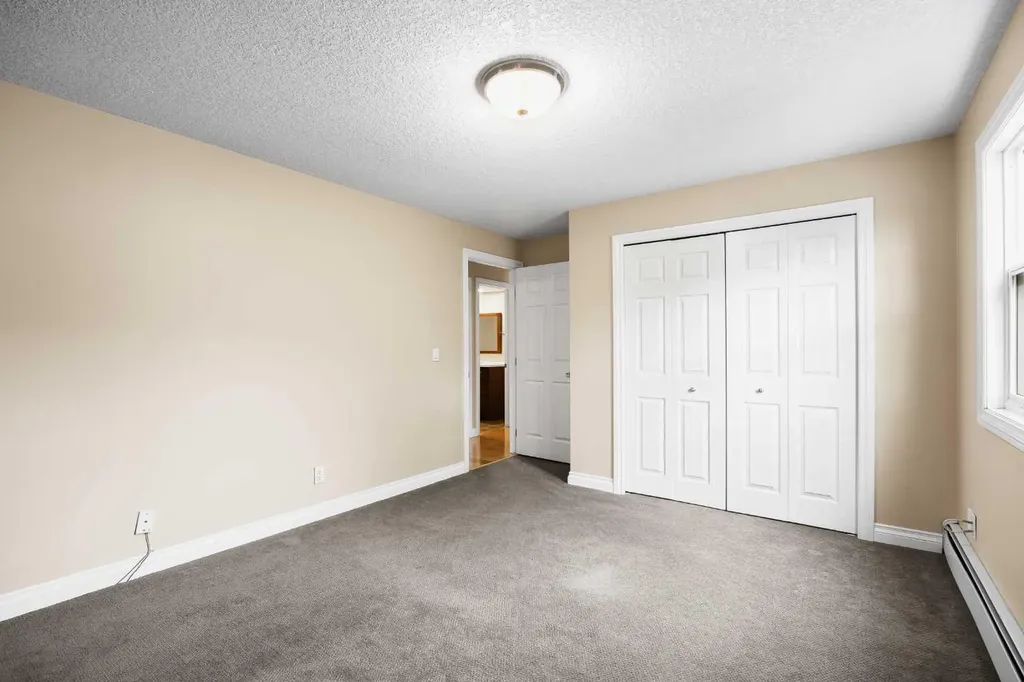 2010 35 Avenue SW Calgary AB T2T 2E1