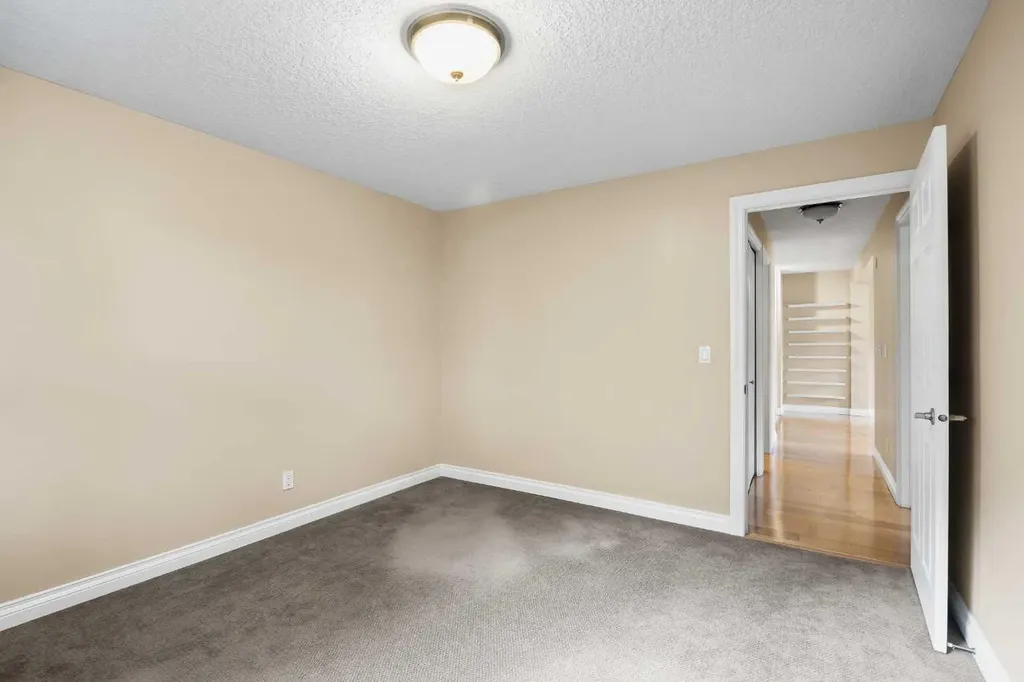 2010 35 Avenue SW Calgary AB T2T 2E1