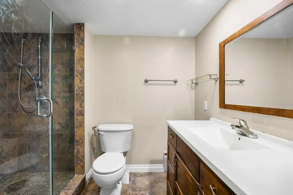2010 35 Avenue SW Calgary AB T2T 2E1