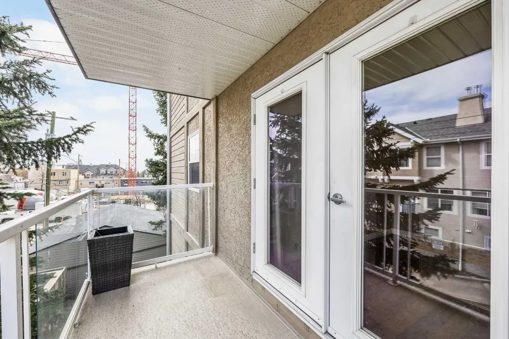 2010 35 Avenue SW Calgary AB T2T 2E1