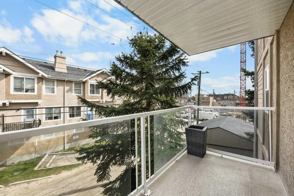 2010 35 Avenue SW Calgary AB T2T 2E1