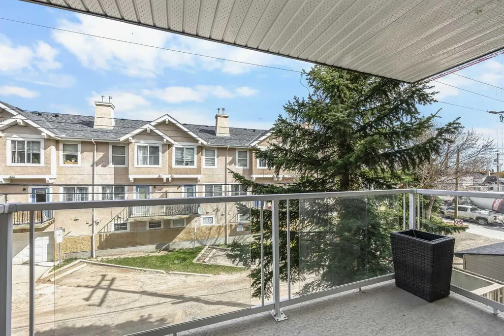 2010 35 Avenue SW Calgary AB T2T 2E1