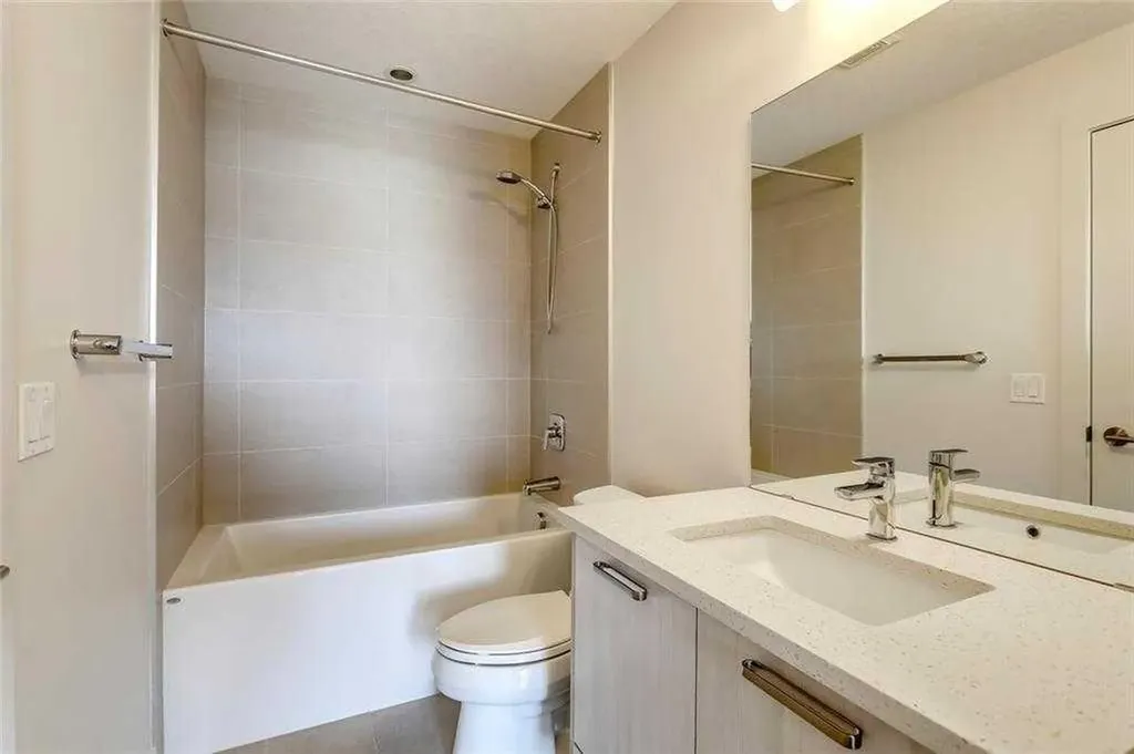 730 5 Street NE Calgary AB T2E 3W8