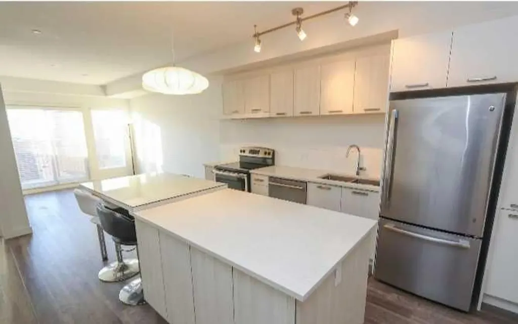 730 5 Street NE Calgary AB T2E 3W8