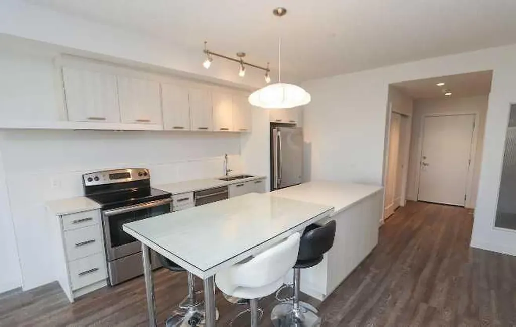 730 5 Street NE Calgary AB T2E 3W8