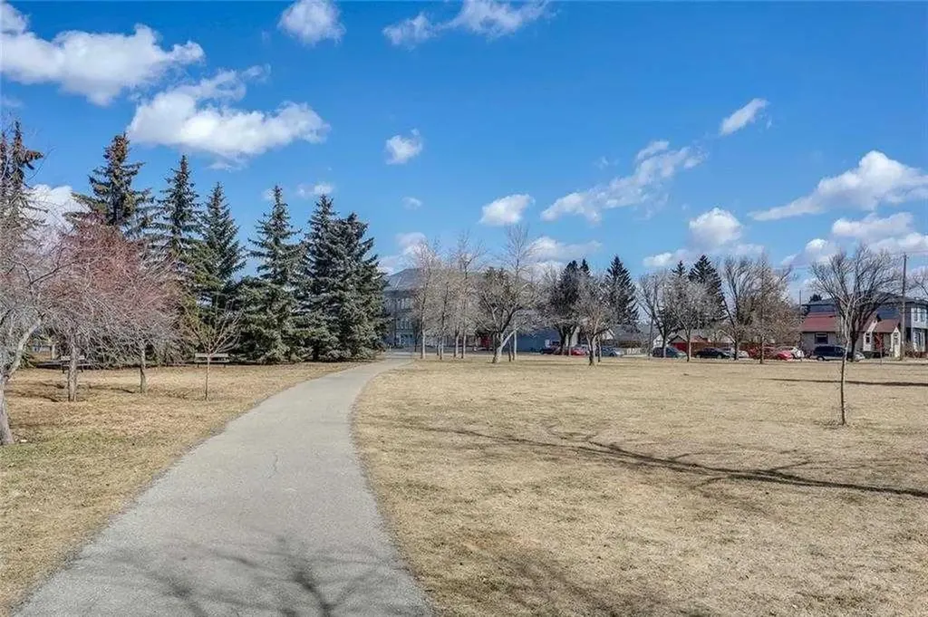 730 5 Street NE Calgary AB T2E 3W8