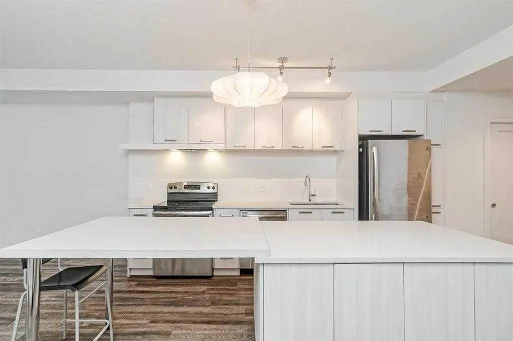 730 5 Street NE Calgary AB T2E 3W8