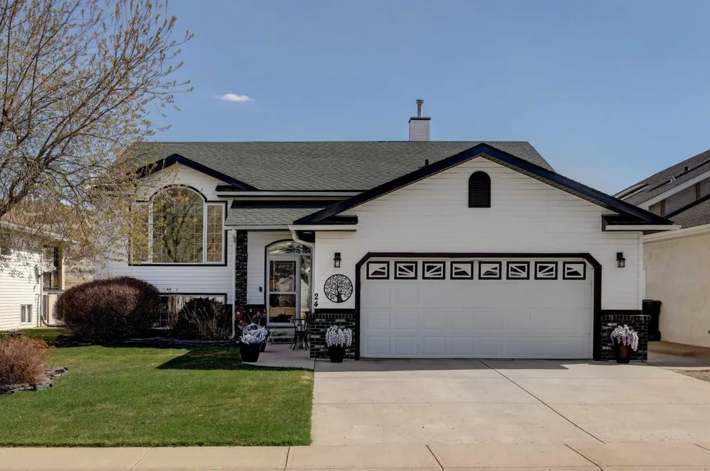 24 Willow Point Drumheller AB T0J0Y5