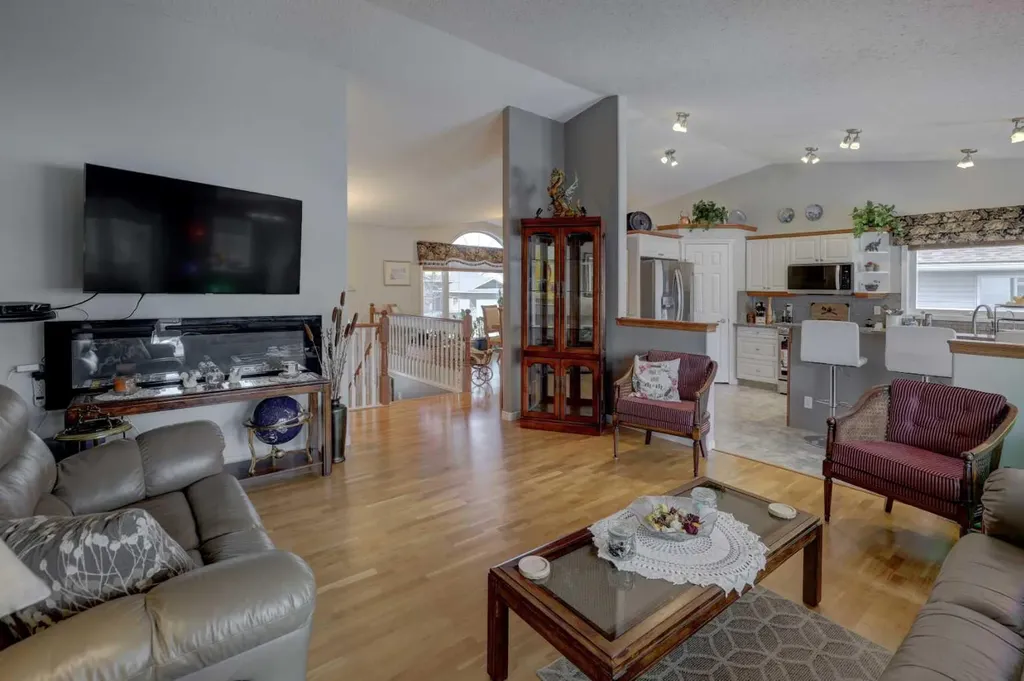 24 Willow Point Drumheller AB T0J0Y5