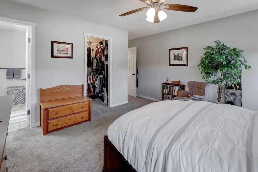 24 Willow Point Drumheller AB T0J0Y5