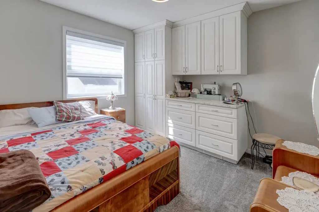 24 Willow Point Drumheller AB T0J0Y5