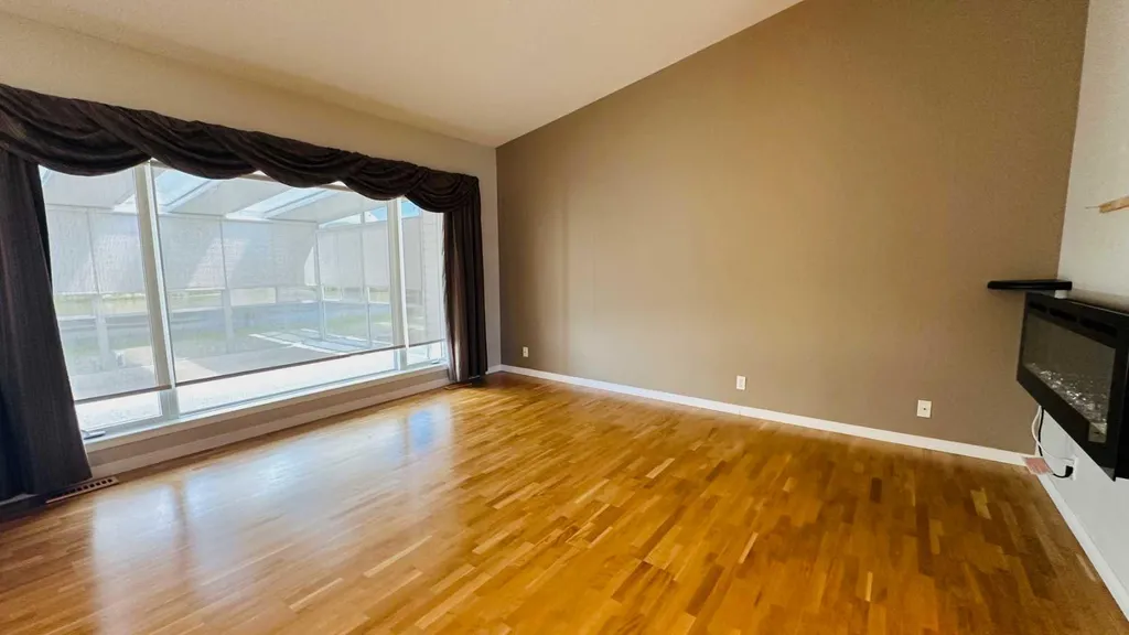 24 Willow Point Drumheller AB T0J0Y5