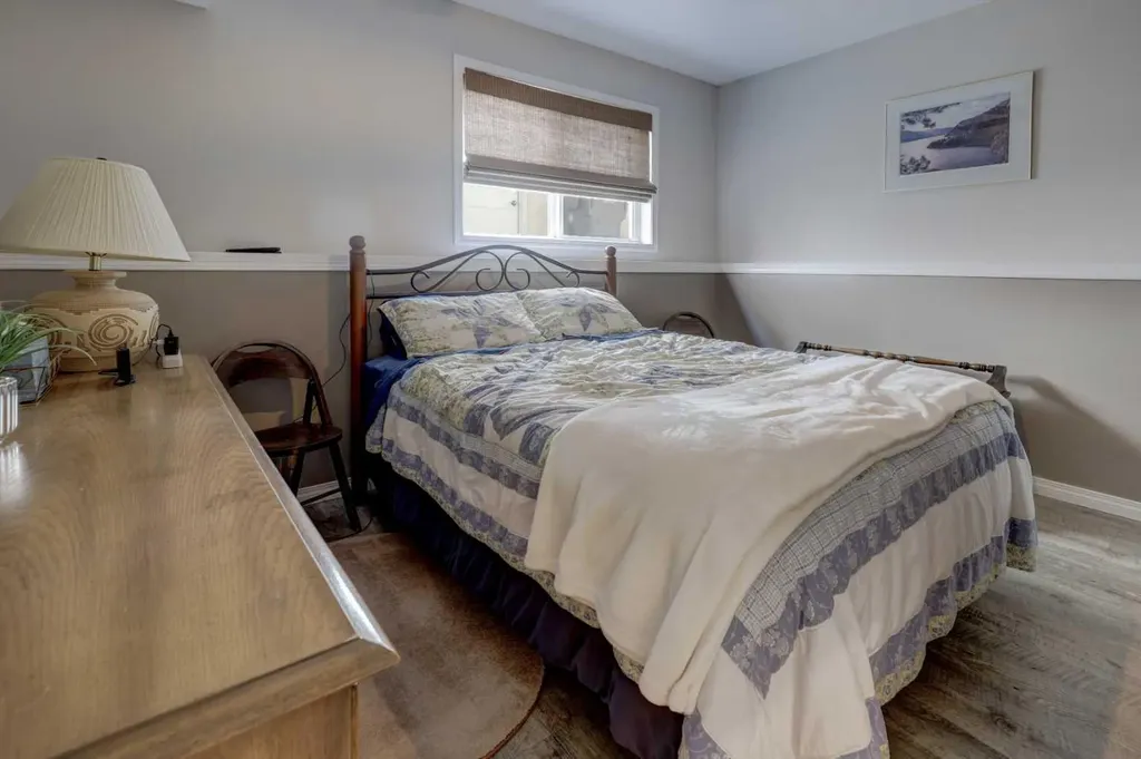 24 Willow Point Drumheller AB T0J0Y5