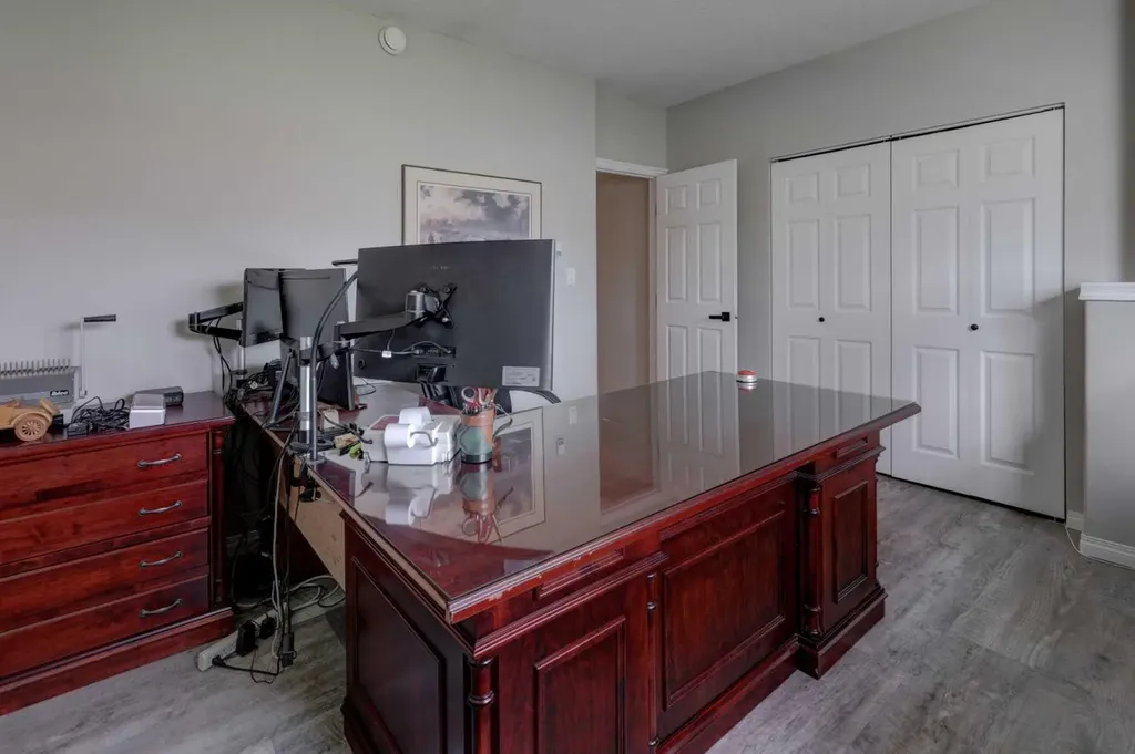24 Willow Point Drumheller AB T0J0Y5