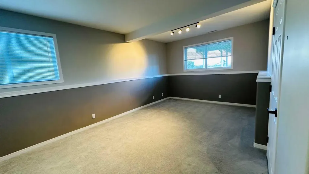 24 Willow Point Drumheller AB T0J0Y5