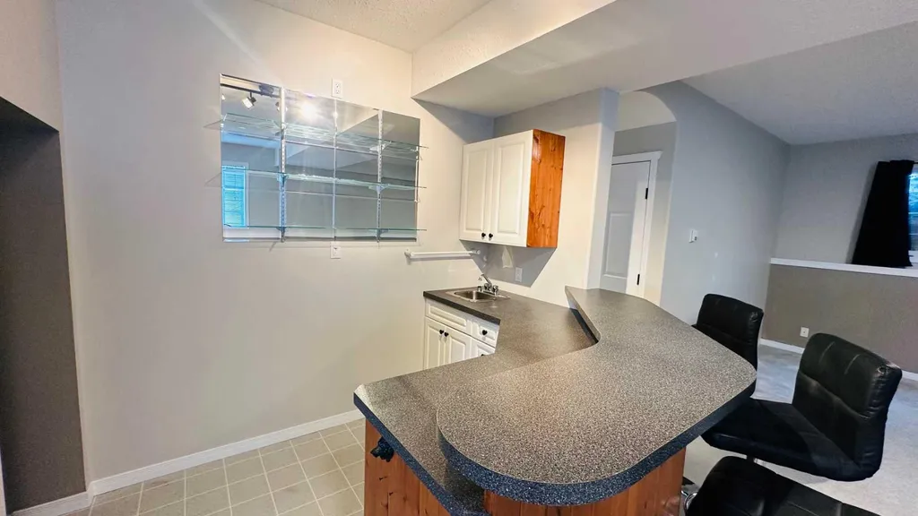 24 Willow Point Drumheller AB T0J0Y5