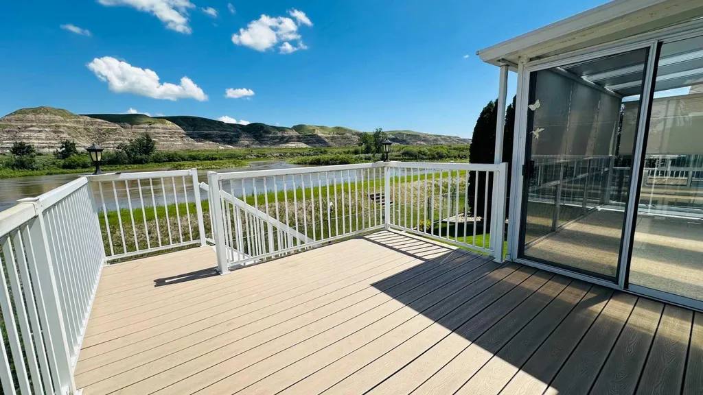 24 Willow Point Drumheller AB T0J0Y5