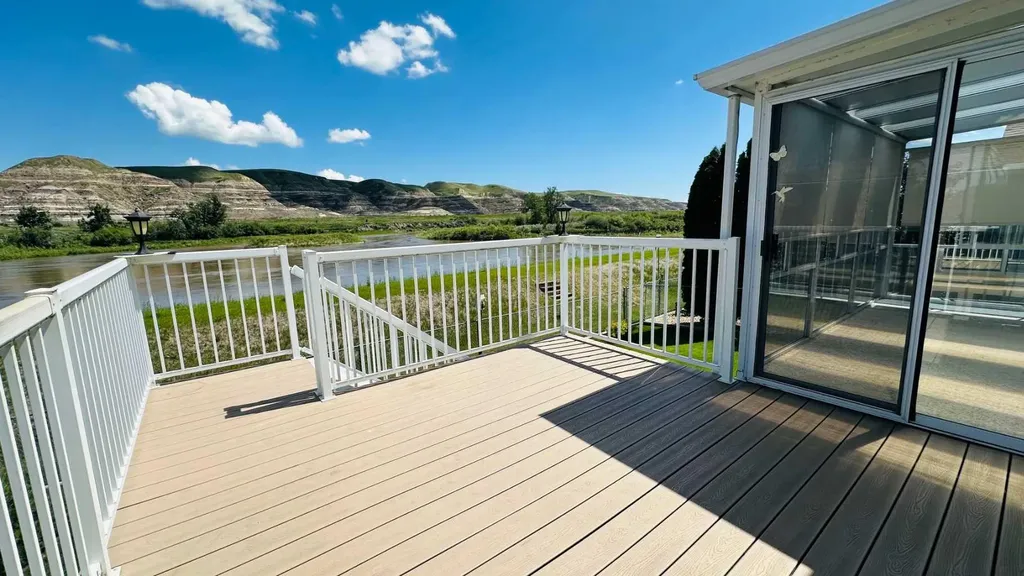 24 Willow Point Drumheller AB T0J0Y5