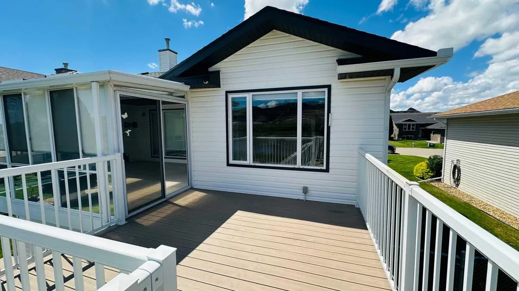 24 Willow Point Drumheller AB T0J0Y5