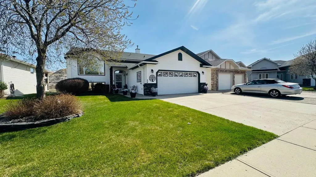 24 Willow Point Drumheller AB T0J0Y5