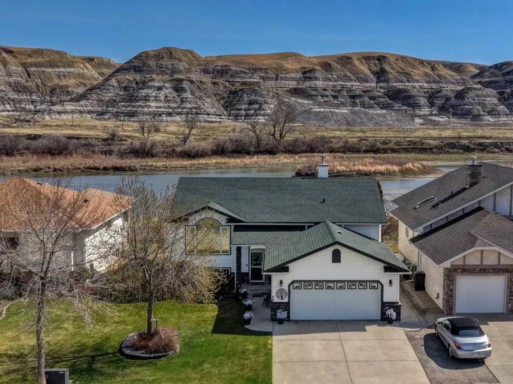 24 Willow Point Drumheller AB T0J0Y5