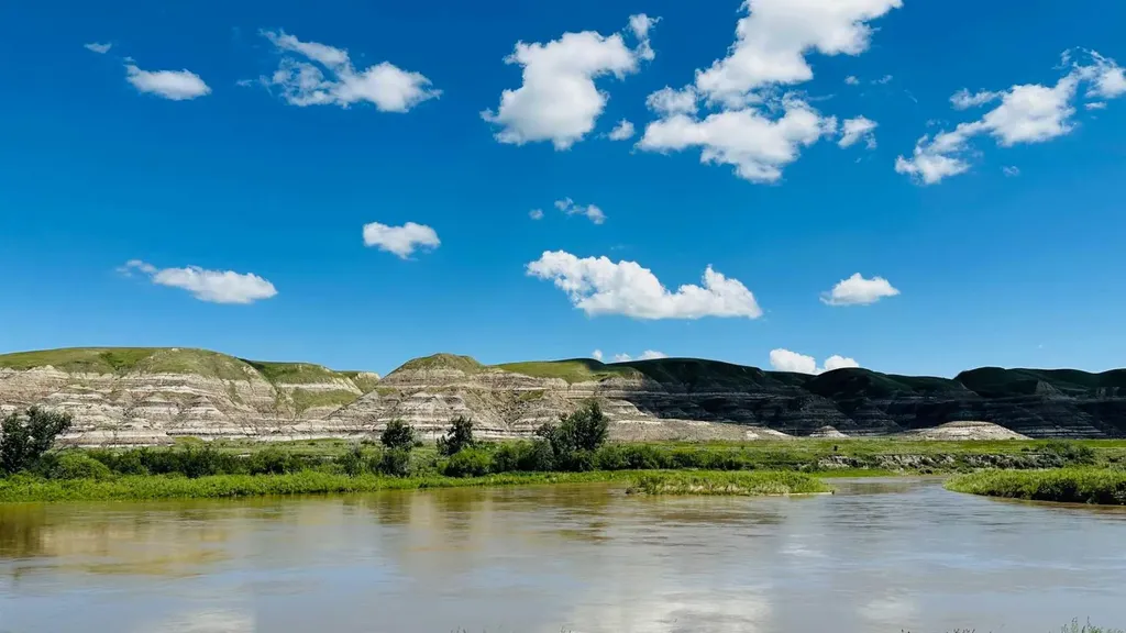 24 Willow Point Drumheller AB T0J0Y5