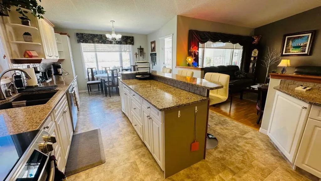 24 Willow Point Drumheller AB T0J0Y5