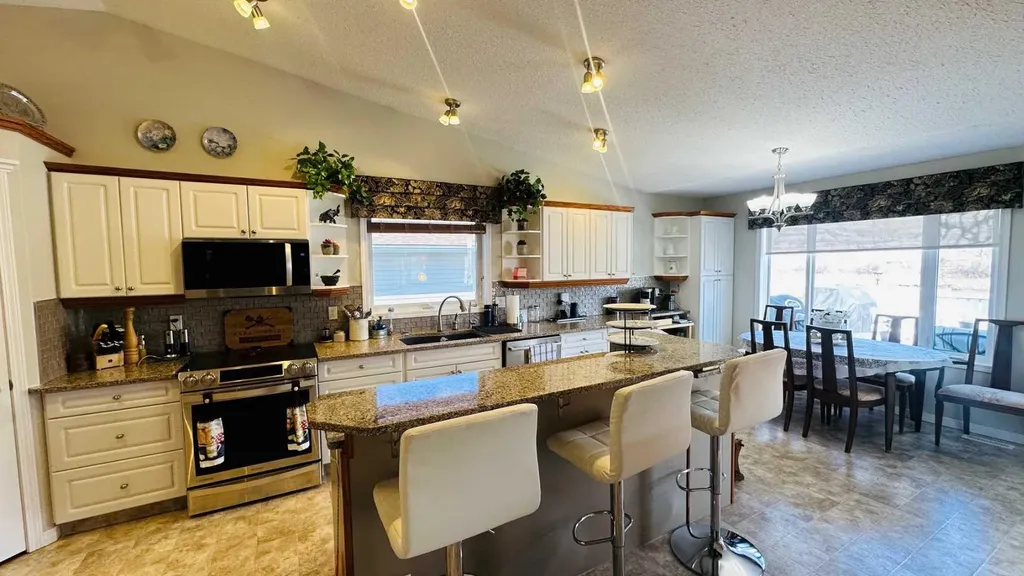 24 Willow Point Drumheller AB T0J0Y5