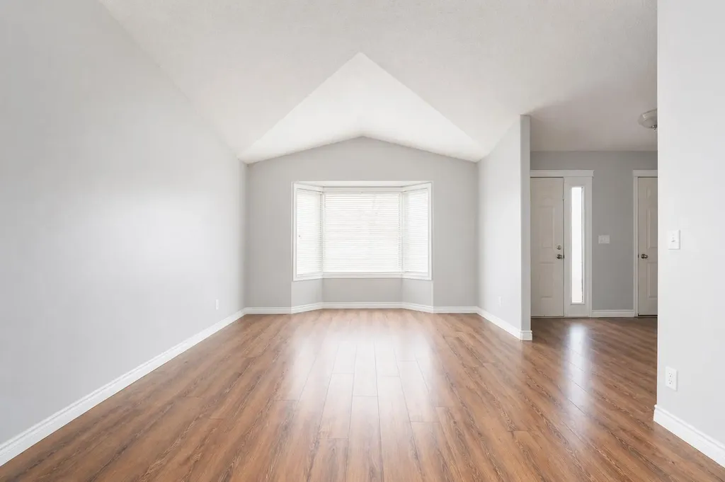 224 Shetland Garden Fort Mcmurray AB T9H5M5